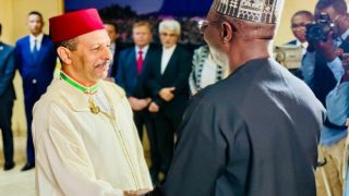 النيجر تُكرم السفير المغربي علال الأشهب تقديرًا لمسيرته الدبلوماسية المميزة
