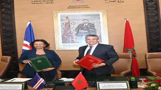 المغرب والرأس الأخضر يوقعان مذكرة تفاهم لتعزيز التعاون القضائي والإداري وتطوير العدالة في إطار الشراكة الإفريقية