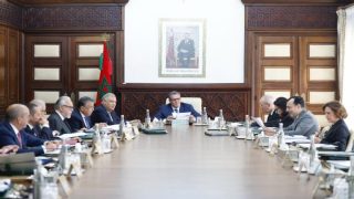 مجلس الحكومة يصادق على مشاريع مراسيم واتفاقيات جديدة ويعين مسؤولين في مناصب عليا