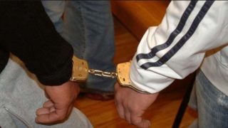 بعد اعتراض سبيل سيدة وتهديدها بالسلاح الأبيض.. أمن الرباط يطيح بمشتبه فيهم متورطين في سرقة هاتفها
