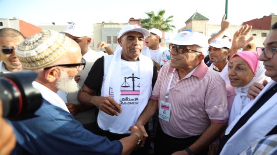 الحي المحمدي :لقاء حاشد للاستقلال وحضور معزوز ذب الحماس في صفوف المشاركين.